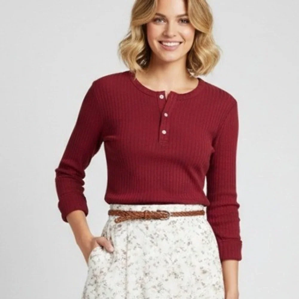 Kate Quinn Ribbed Henley Long Sleeve Top Medium Burgundy Organic Cotton Spandex